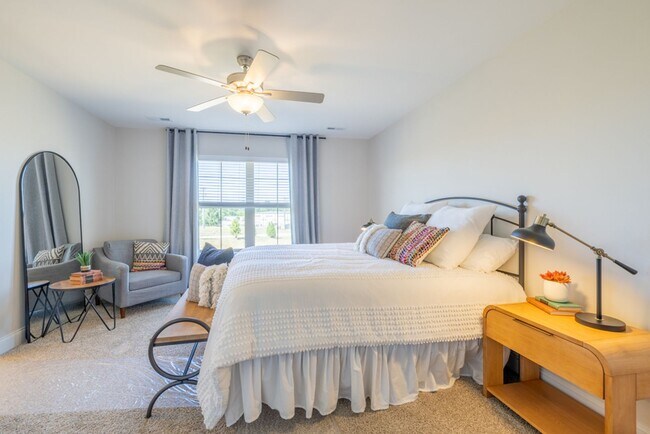 Building Photo - NEWLY RENOVATED + Washer and Dryer Included!