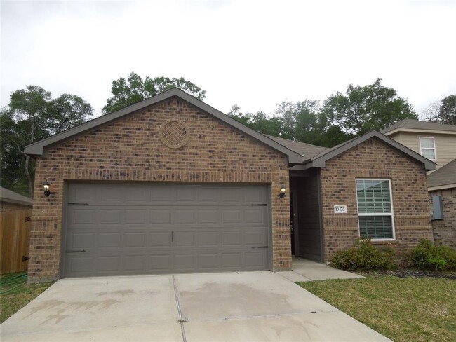 Building Photo - 10470 Sweetwater Creek Dr