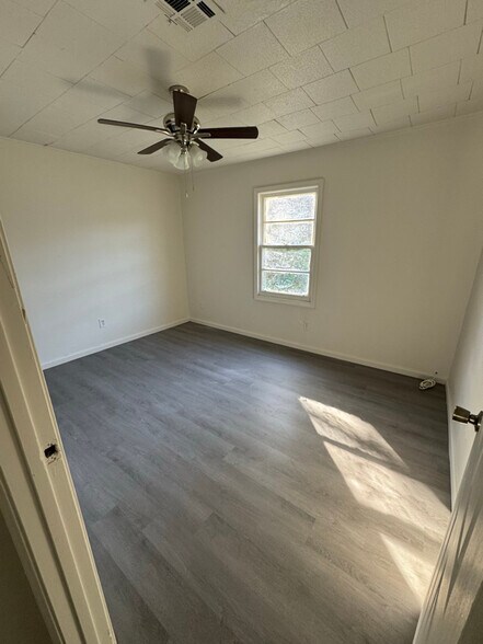Building Photo - 712 Spann Ave