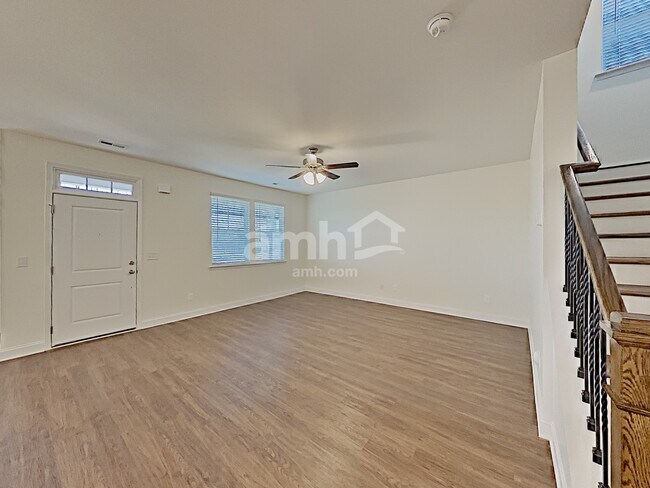 Building Photo - 2341 Cove Ct