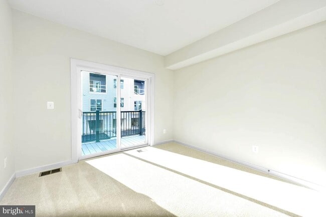 Building Photo - 43740 Transit Sq