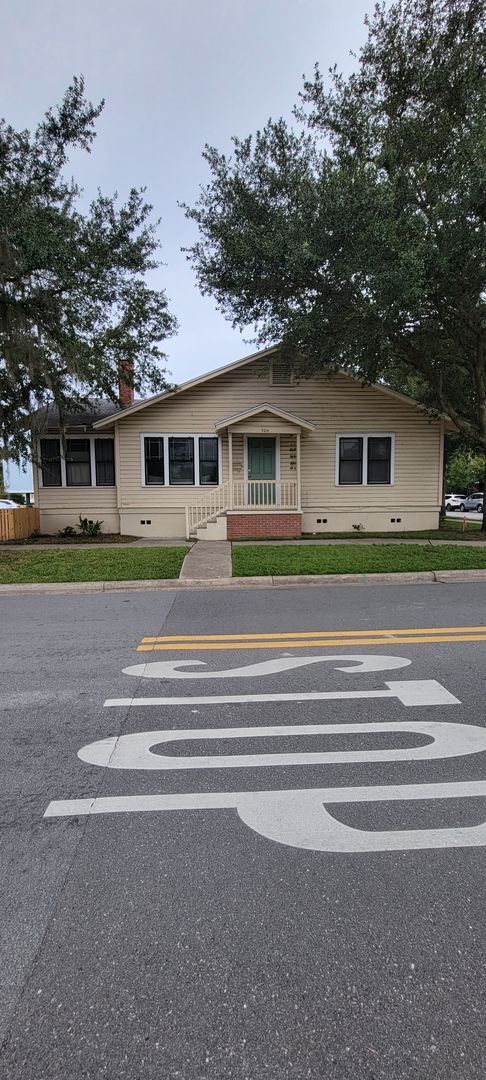 Building Photo - R0504