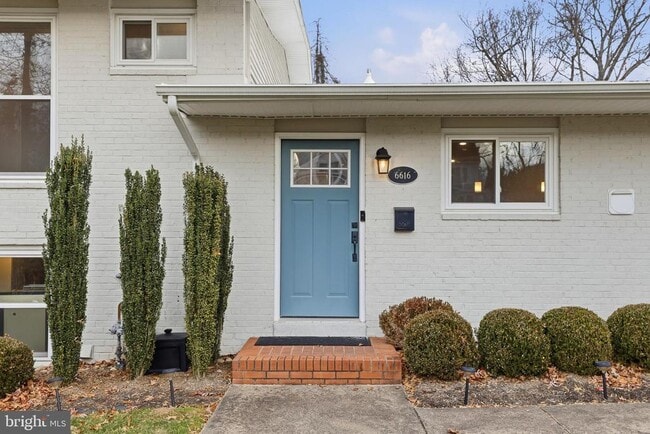 Building Photo - 6616 Beverly Ave