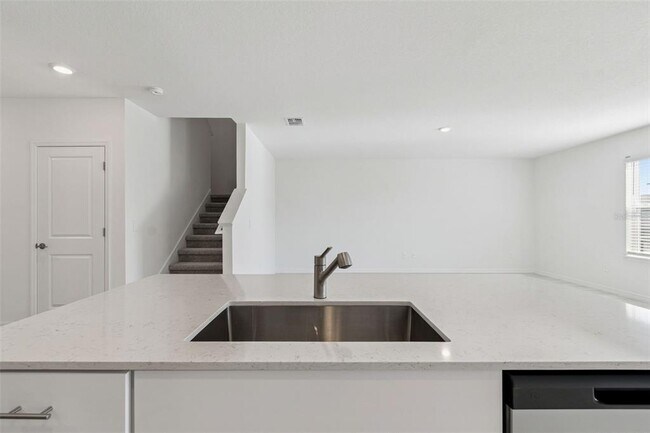 Building Photo - 1712 Tropical Oasis Ave