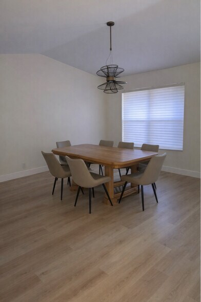 Building Photo - 3255 SW 2nd St