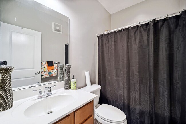 Building Photo - 910 Hall Station Dr