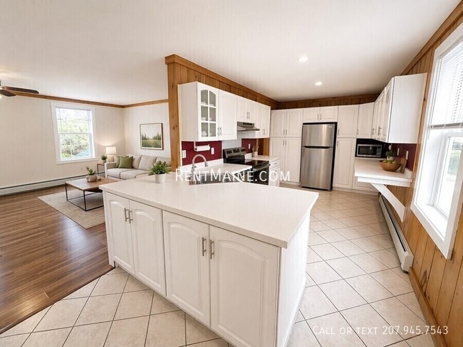 Building Photo - 2120 US-2