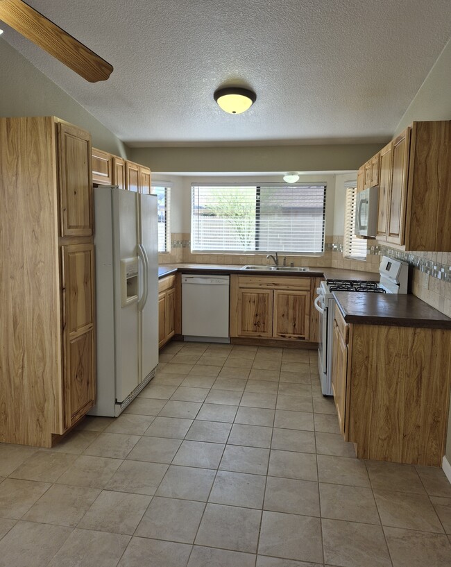 Building Photo - 2741 W Firebrook Rd