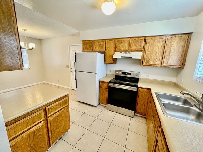 Building Photo - Pet Friendly Home in Washington with Large Fenced Yard