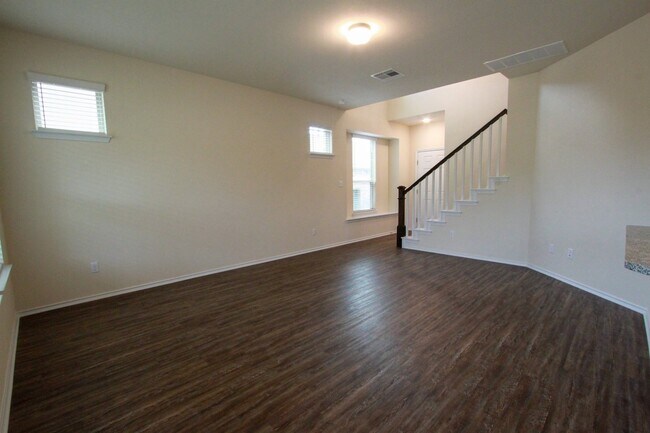 Building Photo - 3651 Sandy Brook Dr