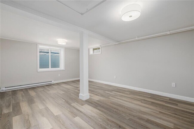 Building Photo - 5 Holten Ave