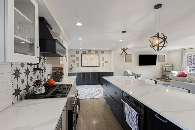 Building Photo - 3100 Franklin St