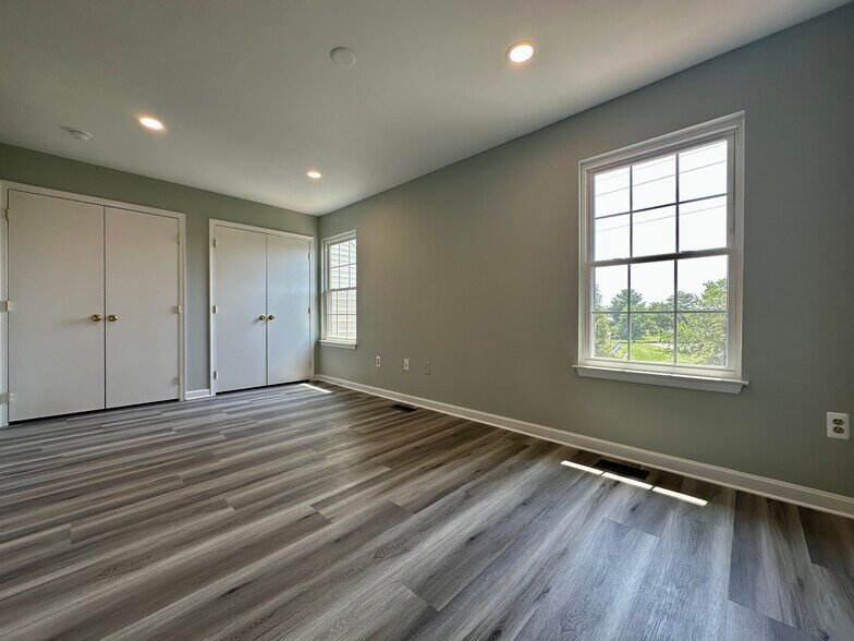 Building Photo - 6731 Sandpiper Ct