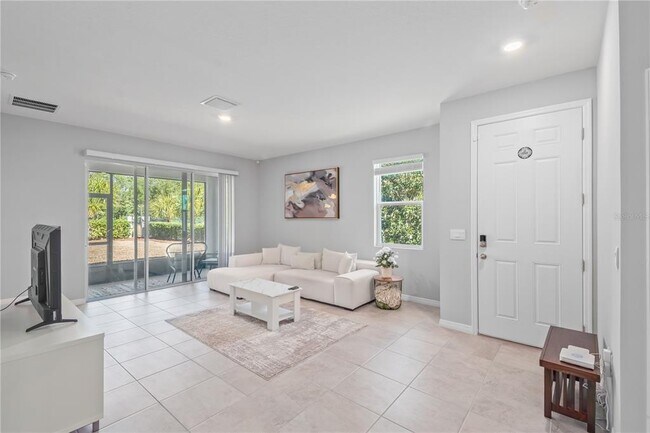 Building Photo - 5223 NW 48th Pl