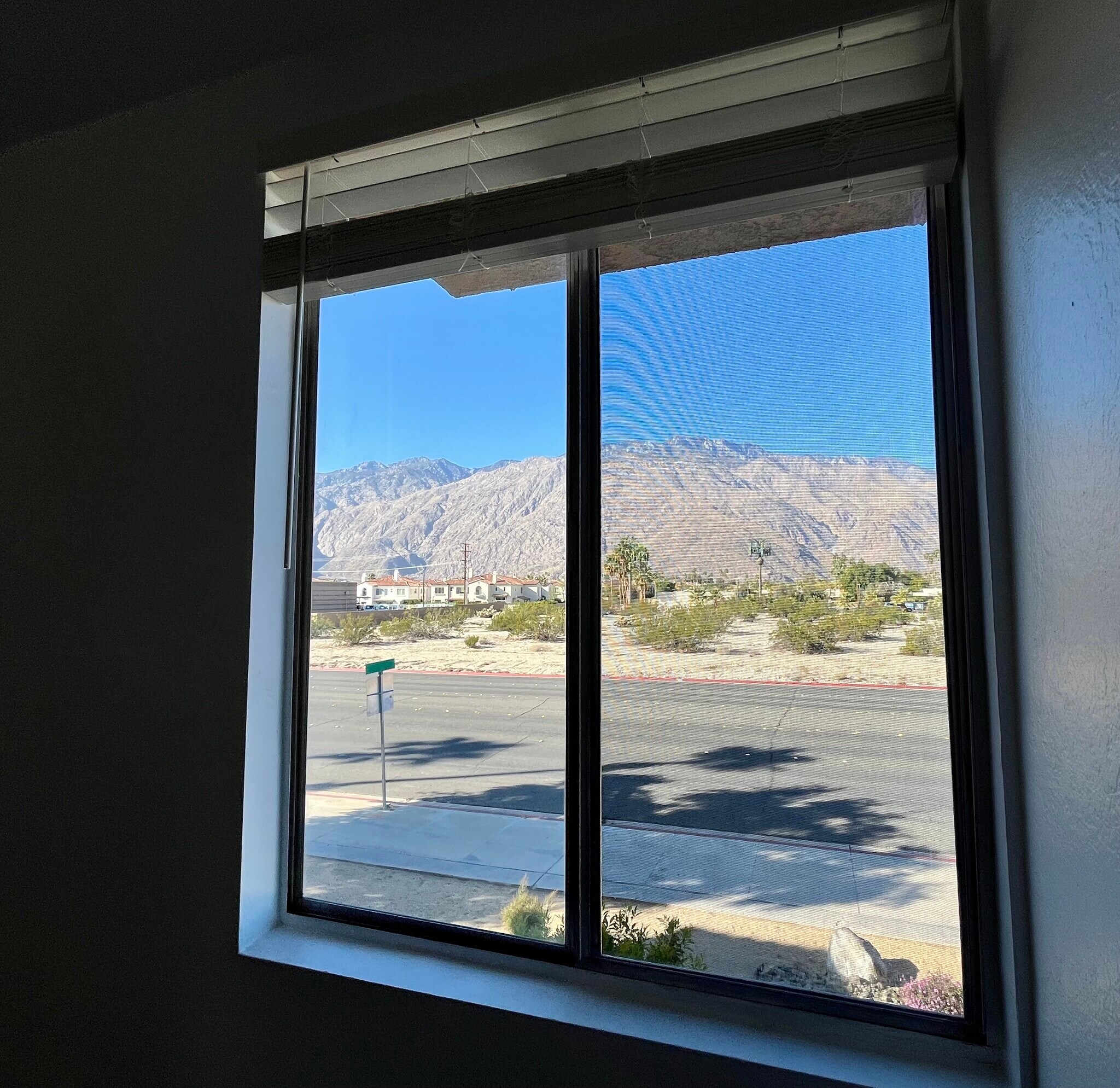 Building Photo - 400 N Sunrise Way