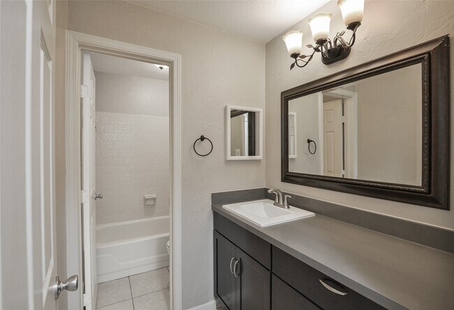 Building Photo - 3318 Golden Willow Dr