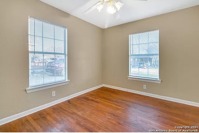 Building Photo - 215 Legion Dr W