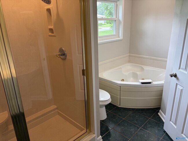 Building Photo - 2109 Villaret Dr SW