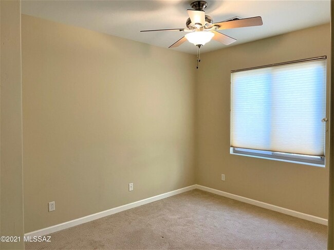 Building Photo - 5579 W Dove Loft Dr