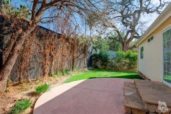 Building Photo - 420 S Montgomery St