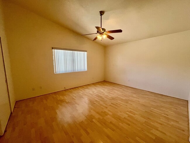 Building Photo - Cute and clean 4 bedroom home available now