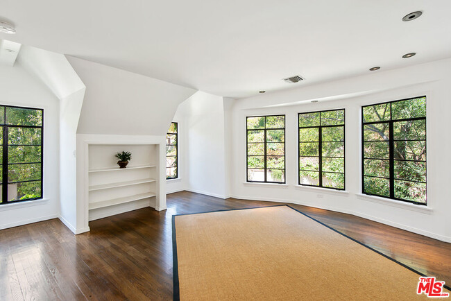 Building Photo - 1151 Sunset Vale Ave.