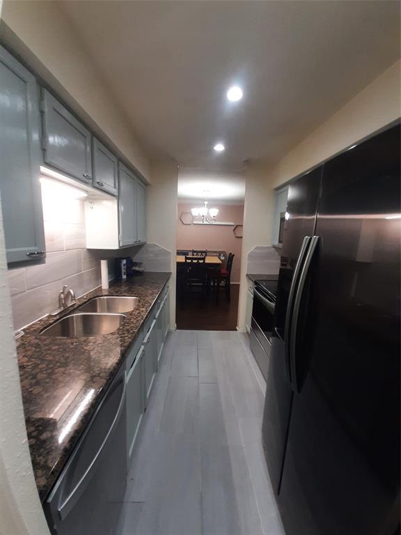 Building Photo - 9700 Leawood Blvd