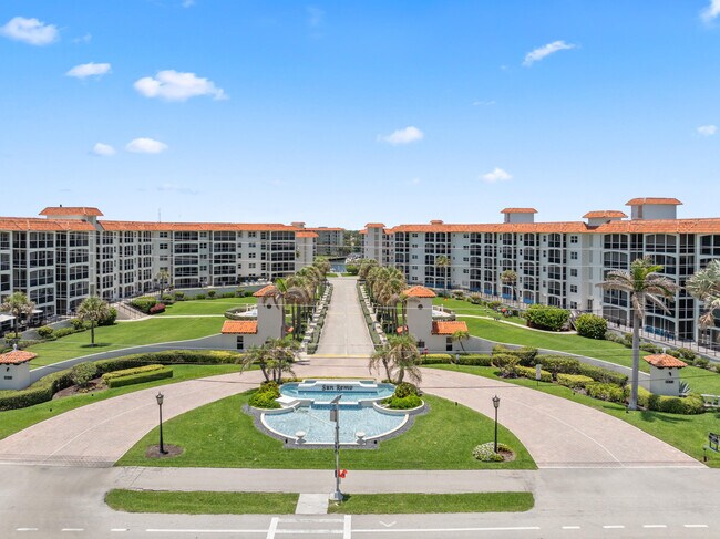 Building Photo - 2871 N Ocean Blvd