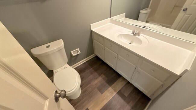 Building Photo - 5864 Ashridge Pl