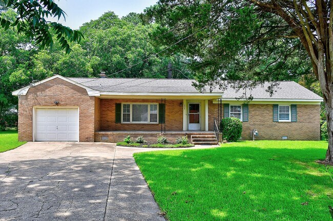 Building Photo - STUNNING 3 BEDROOM RANCH WATERFRONT HOME ON 1 ACRE W/ 1 CAR GARAGE!!