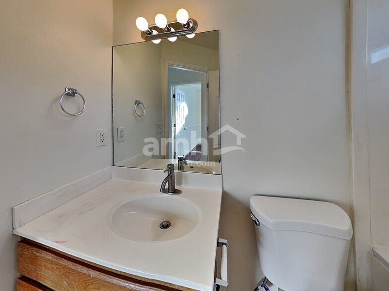 Building Photo - 2602 W 4050 S