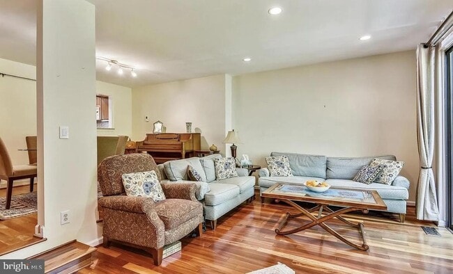 Building Photo - 2035 Swans Neck Way