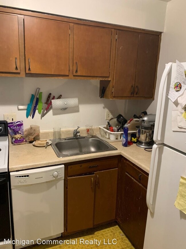 Building Photo - 110 Hill St