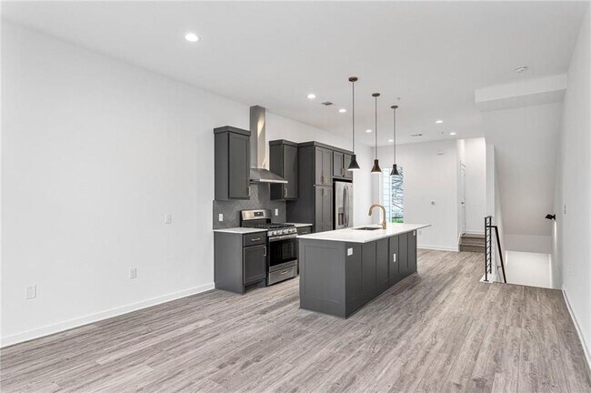 Building Photo - 2804 S 1st St