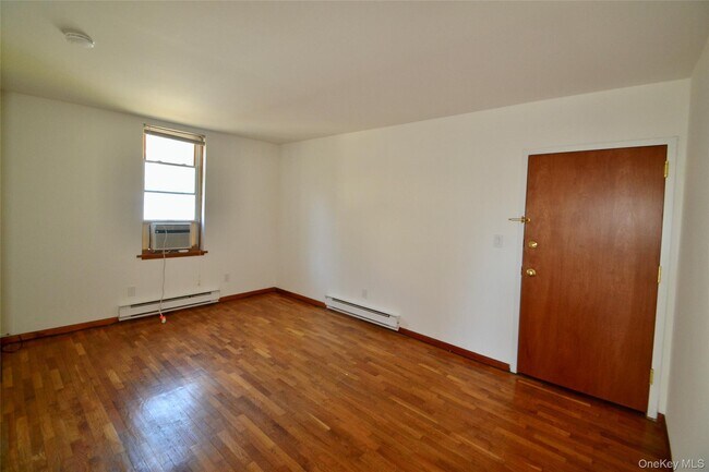 Building Photo - 510 Piermont Ave