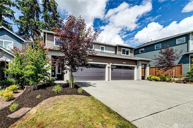 Primary Photo - Duplex Style CONDO - 3 Bed 2.5b Bath Fully...