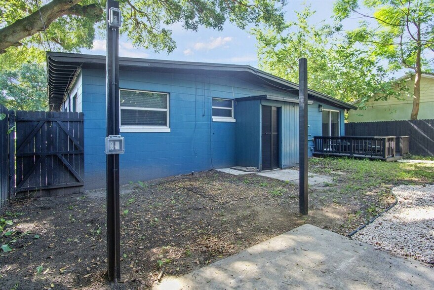 Building Photo - 1711 Asher Ln