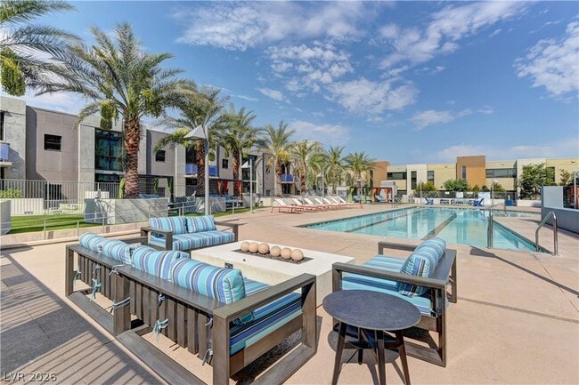 Building Photo - 353 E Bonneville Ave