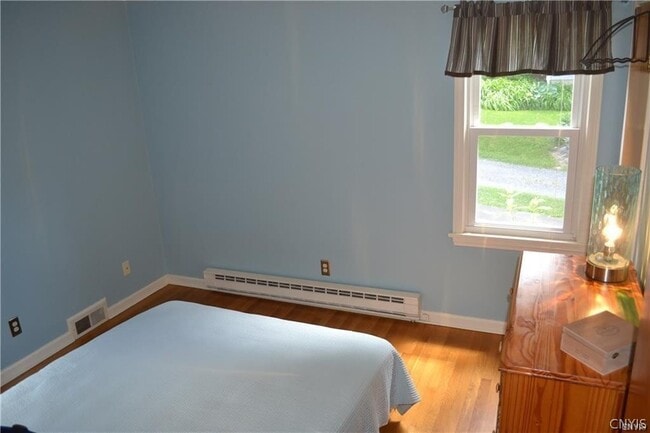 Building Photo - 18 E Austin St