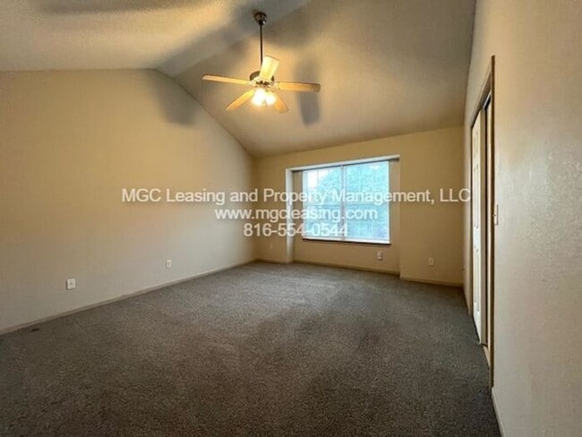 Building Photo - Minutes from Kaufman and Arrowhead Stadium...