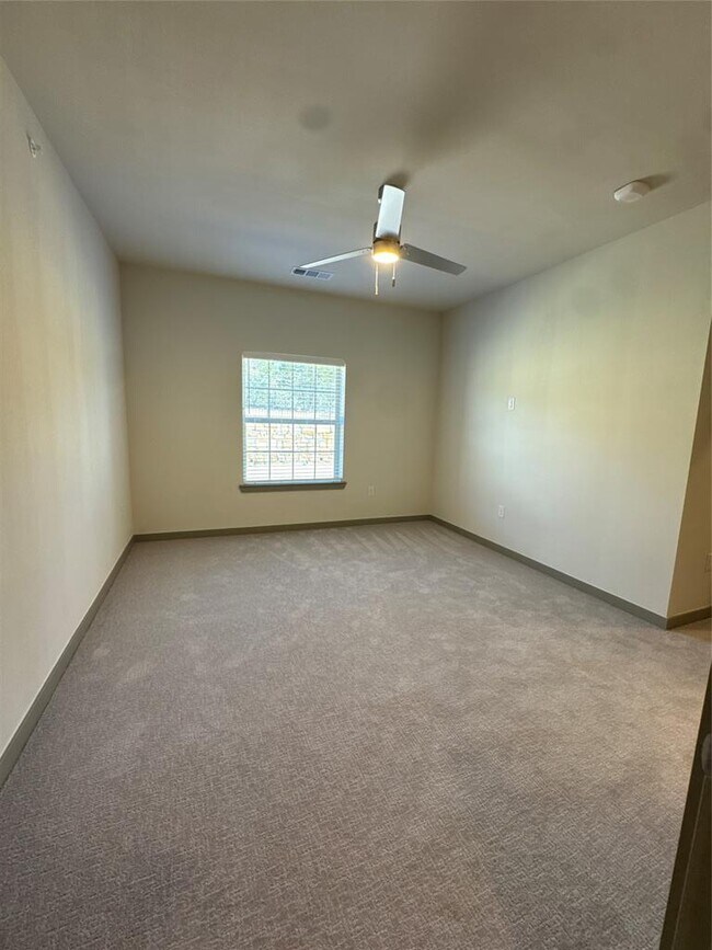 Building Photo - 691 Union Chapel Rd