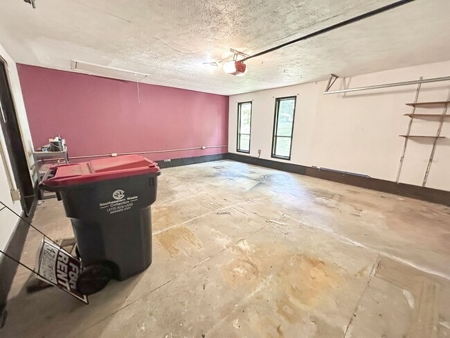 Building Photo - 3 BR Wooded Retreat in the Heart of East Cobb!