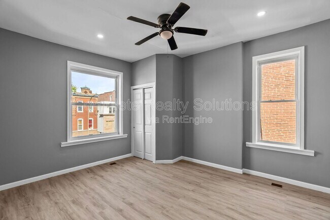 Building Photo - 3456 Chippewa St