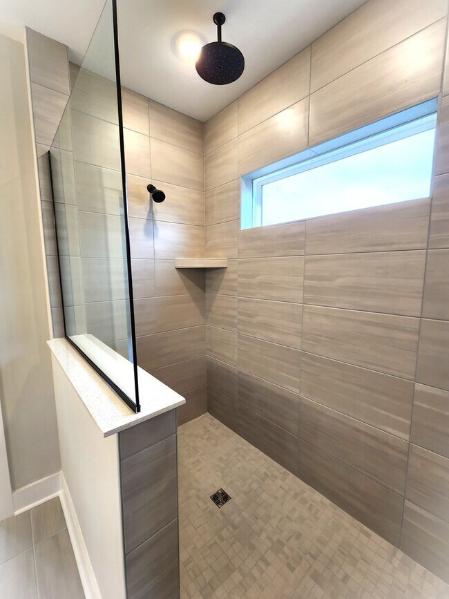 Building Photo - Gorgeous 4 bedroom home in Point Hope - Ch...