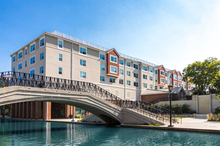 Canal views, city vibes! - Canal Overlook Apartments