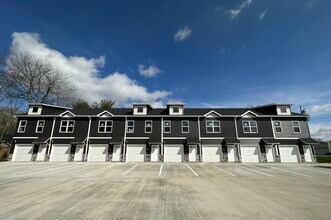 Building Photo - 119 W Rossview Rd