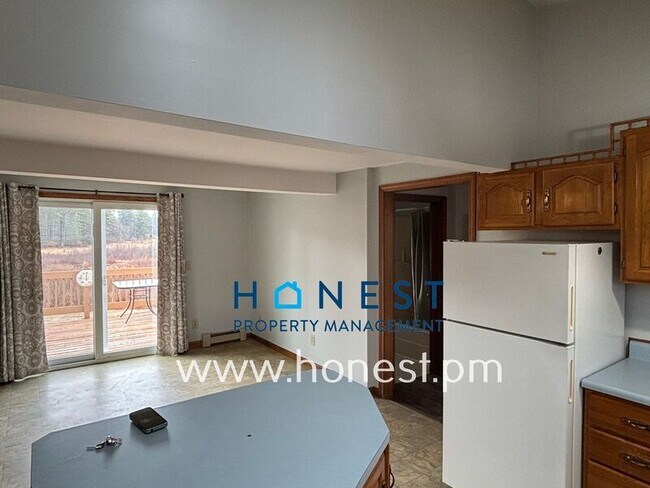 Building Photo - 273 Pond Rd