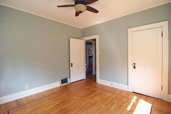 Building Photo - 3412 NE 59th Ave