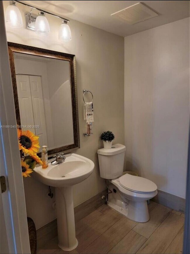 Building Photo - 140 S Dixie Hwy