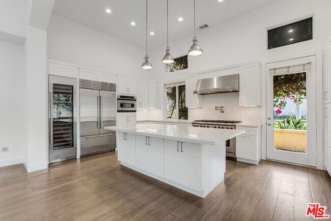 Building Photo - 5744 S Celedon Creek
